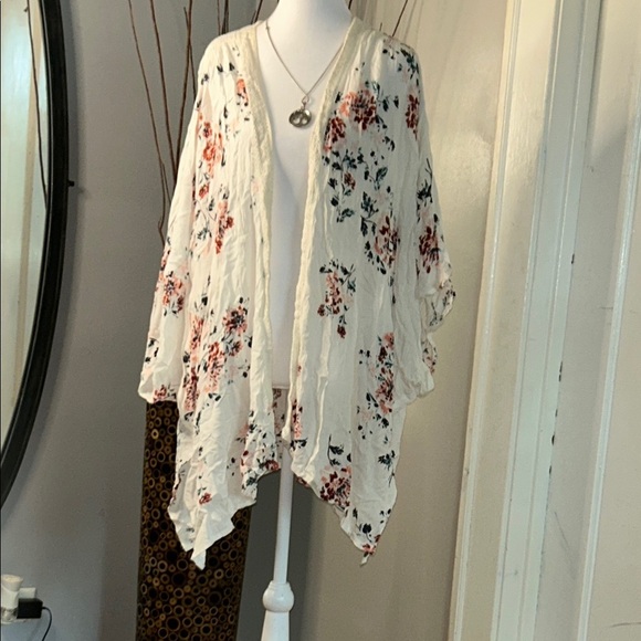 Maurices Floral Cream Poncho - Picture 1 of 8
